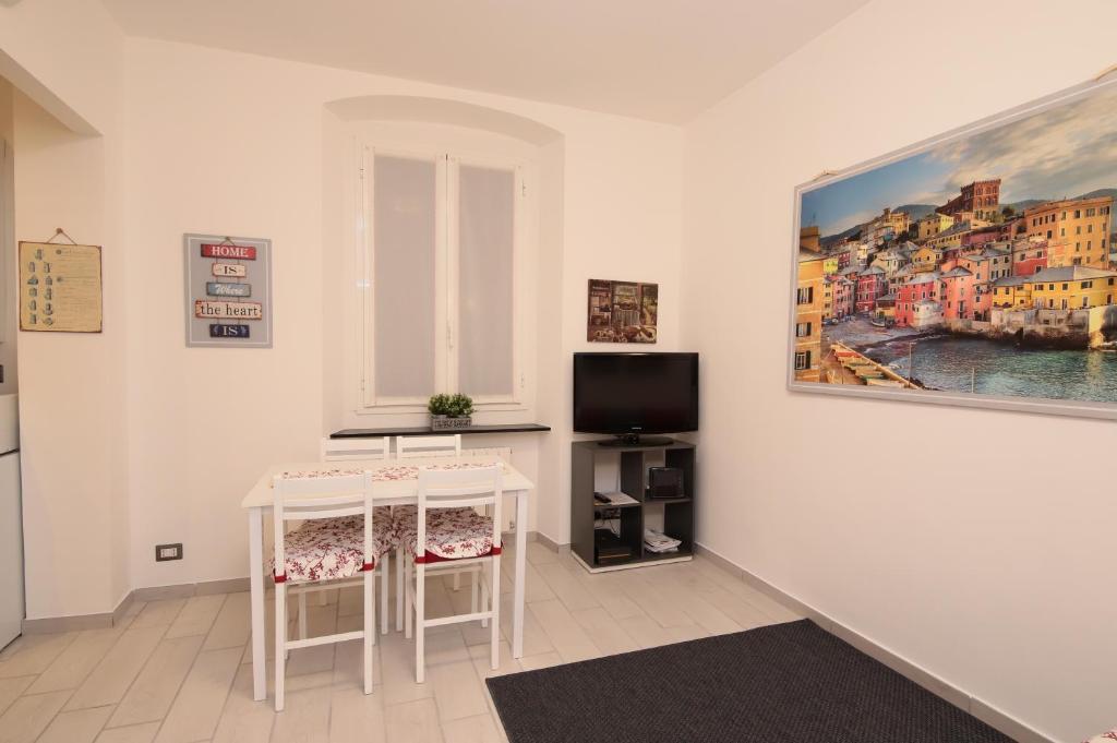 A due passi dalla LANTERNA room 6